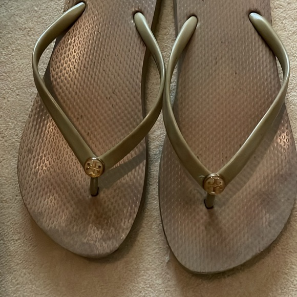 Tory Burch Nude/Tan Thin Flip Flops in size 10 - Picture 3 of 5